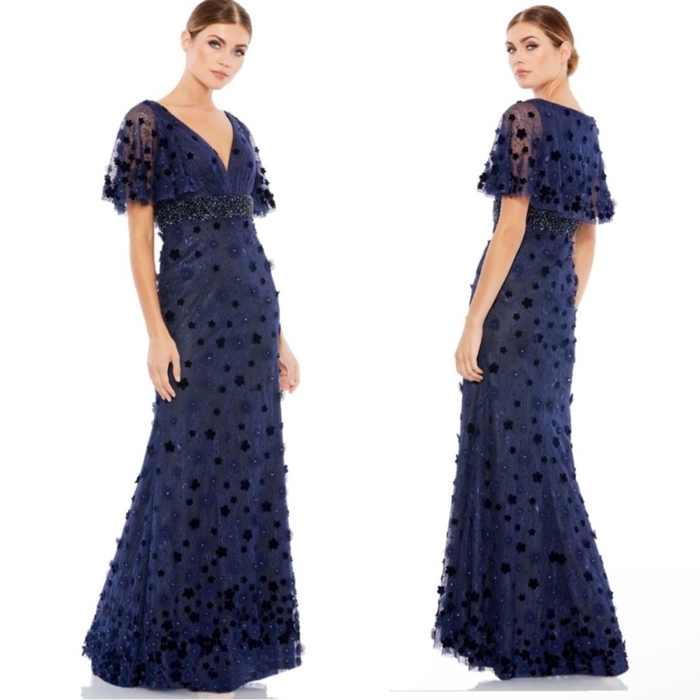 MacDuggal 67712 Midnight Floral Appliqué VNeck Flutter Sleeve Lace Gown NWT